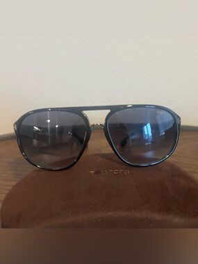 Tom Ford TF447 Jacob Aviator Sunglasses Black w Case